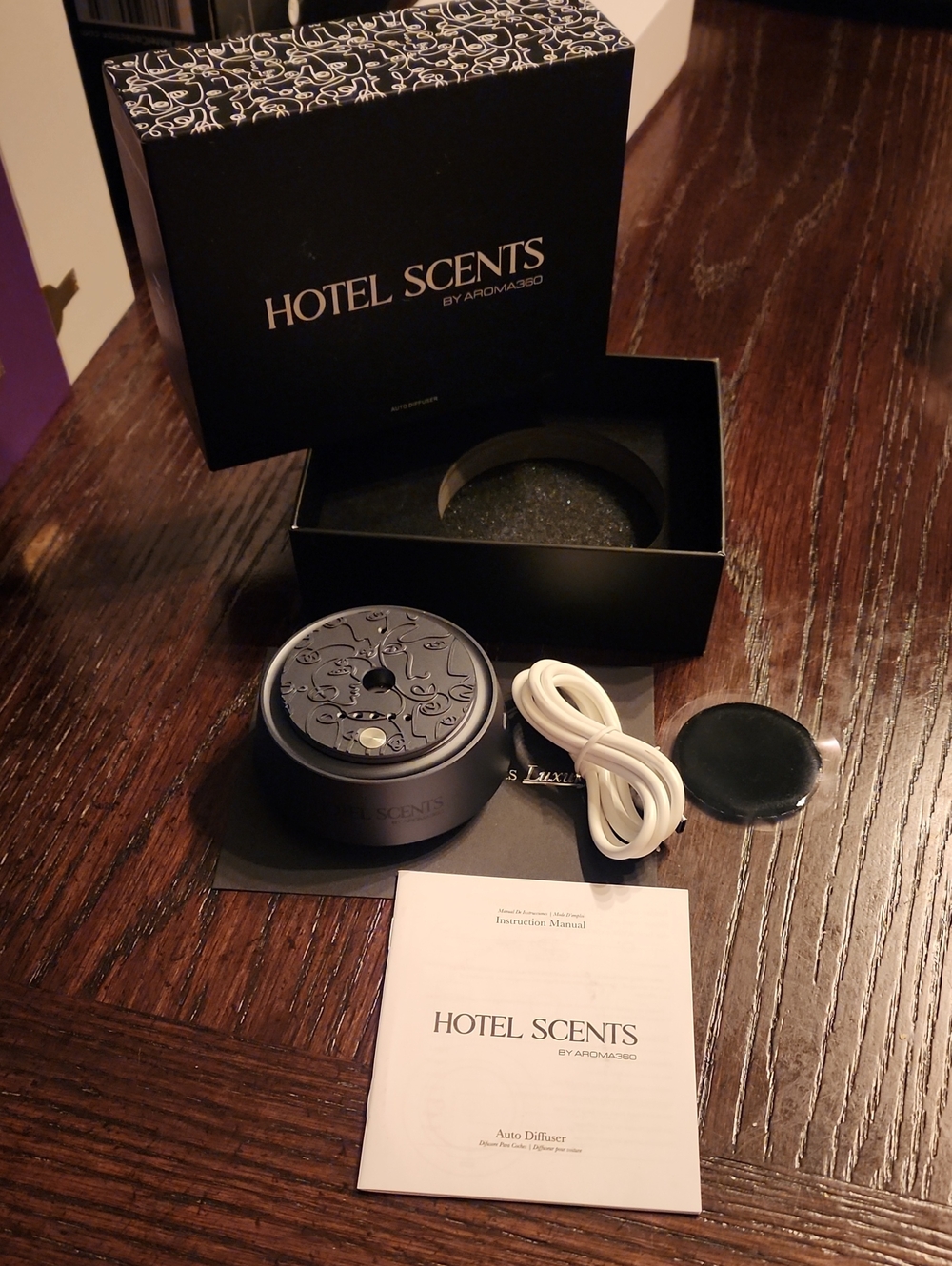 NIB Aroma 360 HOTEL SCENTS Auto Car  Diffuser/ Greyish Black With Picasso Design